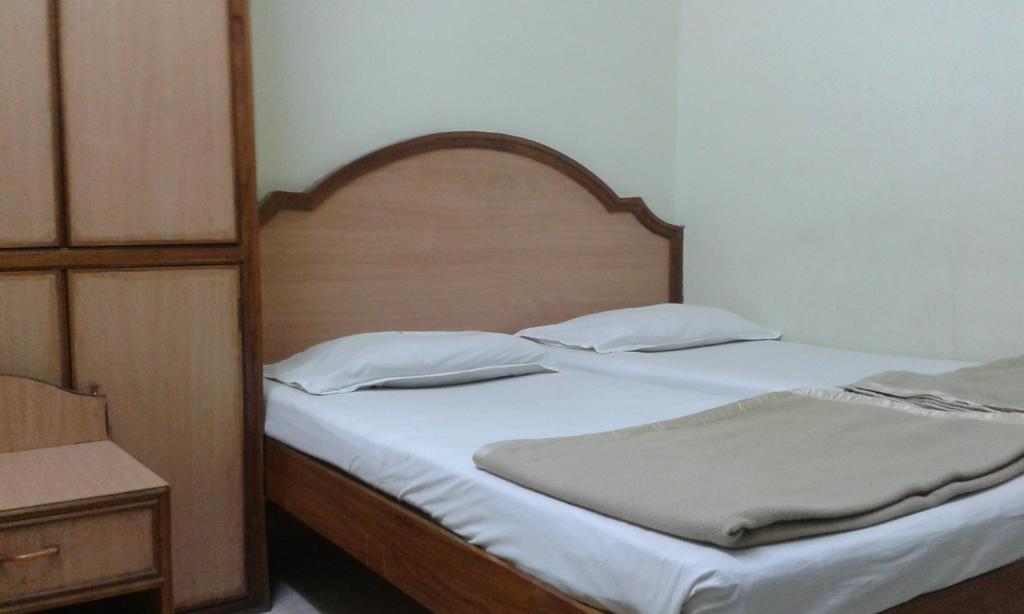 Hotel Agarala Residency ตีรูปาติ ภายนอก รูปภาพ