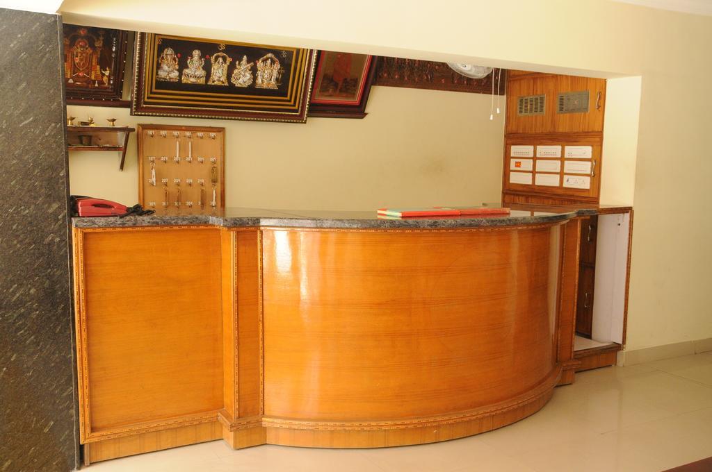 Hotel Agarala Residency ตีรูปาติ ภายนอก รูปภาพ